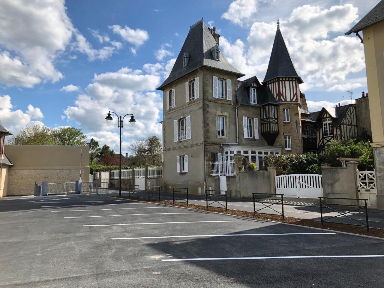 Dday Aviators Le Manoir Hotel Arromanches-les-Bains Buitenkant foto