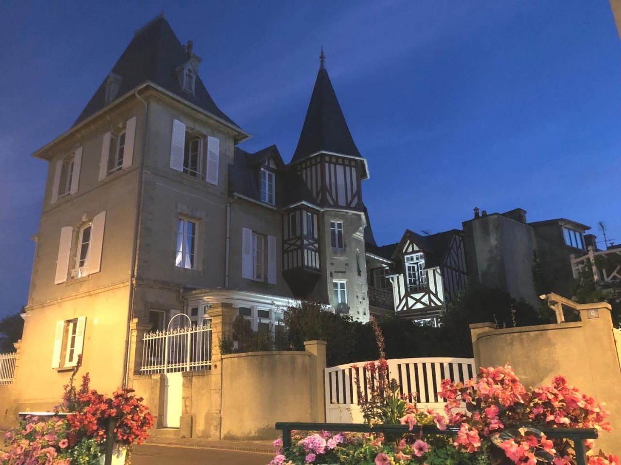 Dday Aviators Le Manoir Hotel Arromanches-les-Bains Buitenkant foto